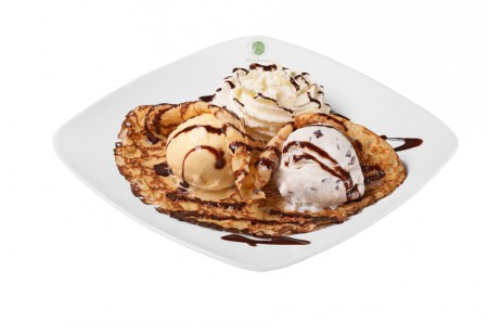Crepe com gelado de nata e baunilha